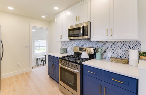 Villas Cottage | Villas Vacation Rental - Steps to the Beach!