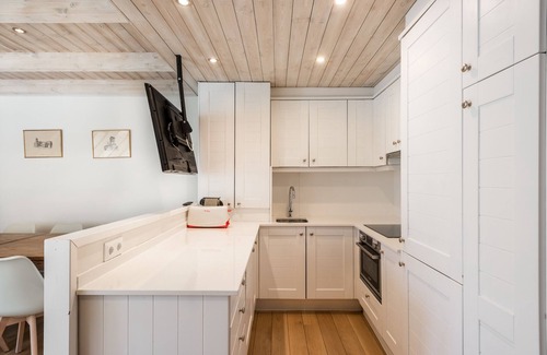 Baqueira Apartment | Villena by Totiaran 12p apartment in Val de Ruda next to Ski Lift