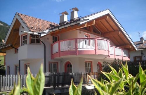 San Giovanni di Fassa Apartment | Villetta Enrosadira