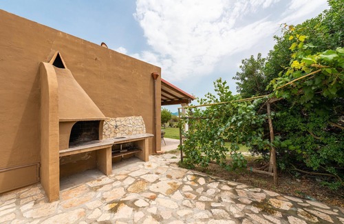 Sant'Anna Arresi Villa | Villetta 'Le Vigne' close to the Sea with Garden & Terrace