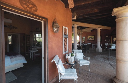 San Antonio de las Minas Ski Chalet | Viña Calabria Golondrina Junior Suite with Patio