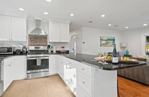 Kenwood House | Vina Vista - 5 BD with Pool, Hot Tub and Close to Wineries