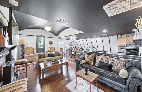 Brushy Creek House | Vincent's Luxury stay- 3-bedroom house in Cedar Park. Private secluded area.