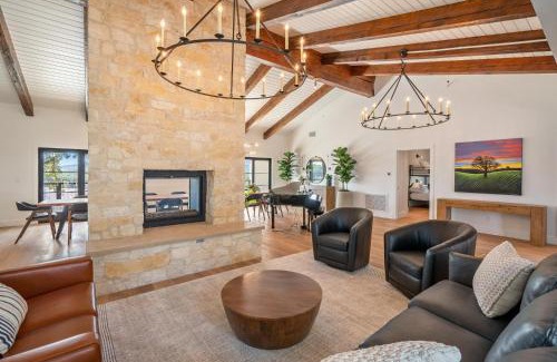 Templeton House | Vineyard House at Oak & Vine
