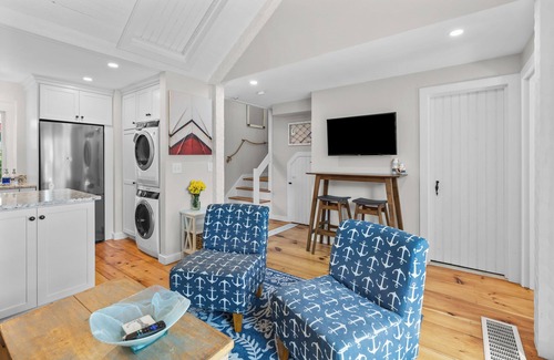 Mashpee House | Vineyard Sound Retreat Sleeps 6!