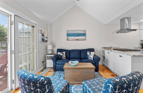 Mashpee House | Vineyard Sound Retreat Sleeps 6!
