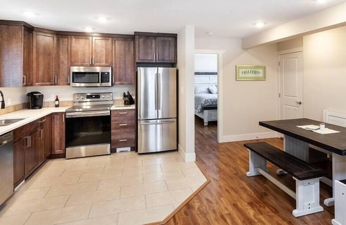 Okanagan-Similkameen House | Vineyard Sunrise Villa near Lake