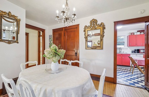 Charlevoix Cottage | Vintage 1920's Cottage in the heart of downtown Charlevoix! Walk to everything!