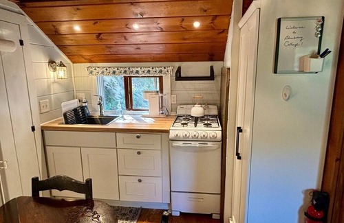 Eastham Apartment | Vintage 1940s Cottage Near Beaches & Trails