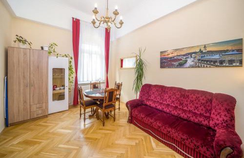 Pecs Apartment | Vintage Apartment