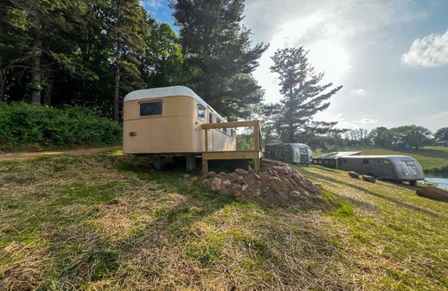 Floyd House | Vintage Camper in Floyd VA!