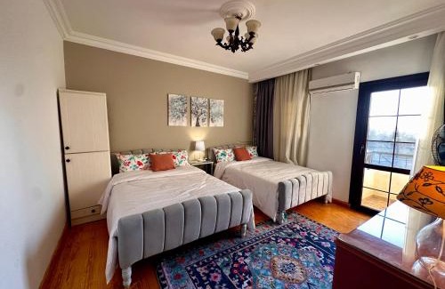 Sheikh Zayed City Apartment | Vintage Charm & Spacious Comfort in Zayed 2000 - only families & single travelers