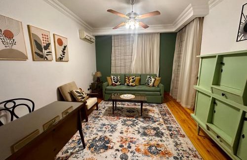 Sheikh Zayed City Apartment | Vintage Charm & Spacious Comfort in Zayed 2000 - only families & single travelers