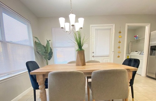 Barker House | Vintage chic escape in Katy