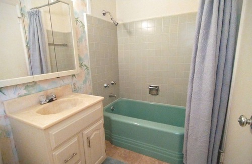 Historic Tennis Club Condo | Vintage Condo in Historic Tennis Club Neighborhood ~ 4 blocks to downtown