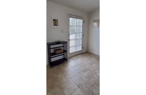 Historic Tennis Club Condo | Vintage Condo in Historic Tennis Club Neighborhood ~ 4 blocks to downtown