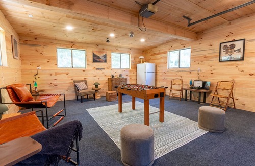 Madison House | Vintage-Inspired Luxury Retreat w/Hot Tub, Sauna & 1970s Garage Hangout