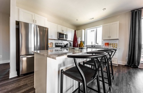 Nashville House | Vintage Nashville 230-Rooftop Deck-Mins to Broadway