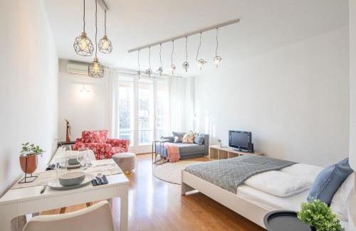 Orszagut Apartment | Vintage romantic home for couples on Buda hills