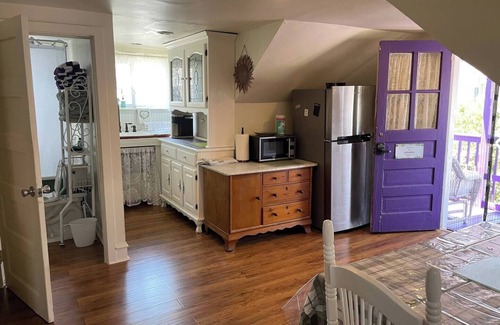 Wildwood Crest Apartment | Vintage spirit, clean, open, airy, room to relax