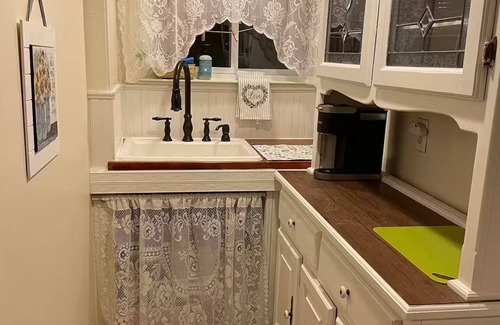 Wildwood Crest Apartment | Vintage spirit, clean, open, airy, room to relax