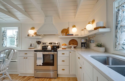 Surf City Cottage | Vintage Surf City Cottage - 132 Steps to Beach!