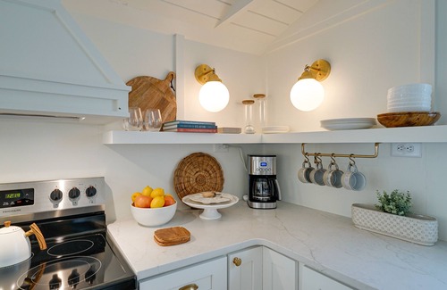 Surf City Cottage | Vintage Surf City Cottage - 132 Steps to Beach!