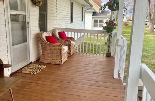 Laurel Villa | Vintage Villa In Laurel, NE