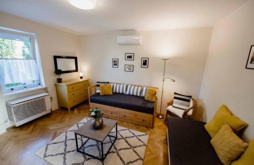 Pecs Apartment | Viola Family Apartman free parking