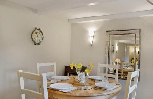 Catfield House | Violet Cottage
