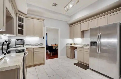 Treme House | Violet Maison de Ville: Artful Luxury in Treme - 3BR, 3.5BA, Private Parking
