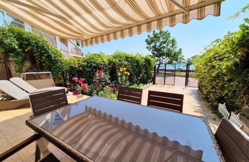 Odessa House | VIP Приватний Пляж та Релакс без сторонніх