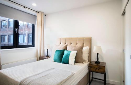 Bedford Apartment | Virexxa Bedford Centre - Deluxe Suite - 2Bed Flat with Free Parking & Gym