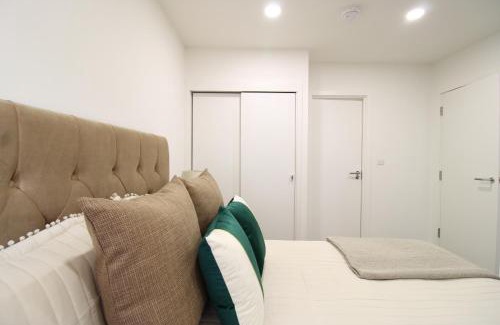 Bedford Apartment | Virexxa Bedford Centre - Deluxe Suite - 2Bed Flat with Free Parking & Gym