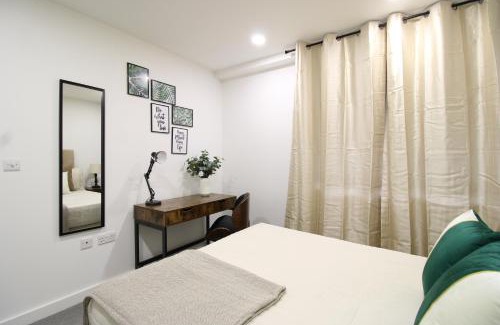 Bedford Apartment | Virexxa Bedford Centre - Deluxe Suite - 2Bed Flat with Free Parking & Gym