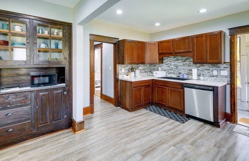 Whitetop House | Virginia Getaway - Deck, Grill & Mountain Views!