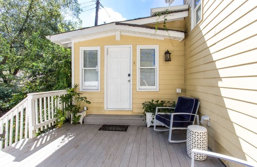 Atkins Park Apartment | Virginia Highlands Carriage House Apartment Steps From Bars And Restaurants