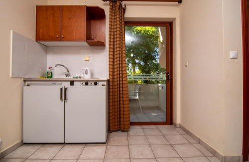 Palaiochora Apartment | Virginia Studios