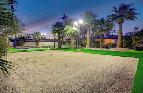 Indio House | Virtual Golf, Pickle+Volley+Basketball+Putting Green+Theatre+Gameroom+Ping Pong