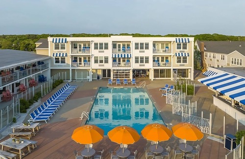 Silver Beach House | Visit Ashumet Holly Wildlife Sanctuary! 4 Spacious Units, Pets Allowed, Pool!