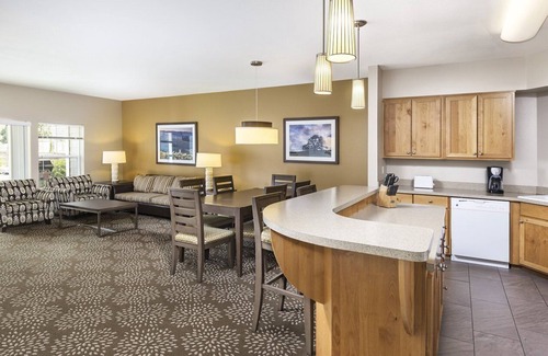 Windsor Condo | Visit Beautiful California Wine Country with Style - River, Coast, Redwoods