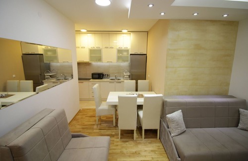 Vracar Apartment | Visit BELGRADE stay in luxury apartment for five persons