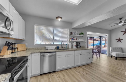 Glendale House | Visit our Arizona Oasis in Glendale!