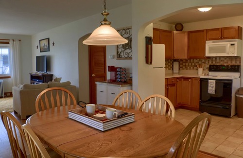 McKnightstown House | Visit our charming cottage this Spring. Enjoy the blooming flowers and scenery.