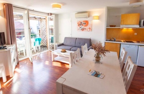 Cassen House | Visit Southern France! Private Full Kitchen, Pet Friendly, Free Onsite Parking
