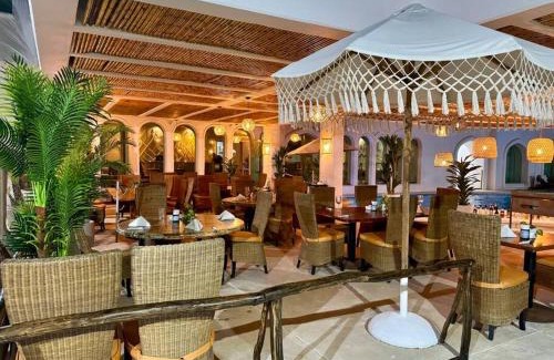 Manzanillo Apartment | Vista al Mar, Terraza y Albercas