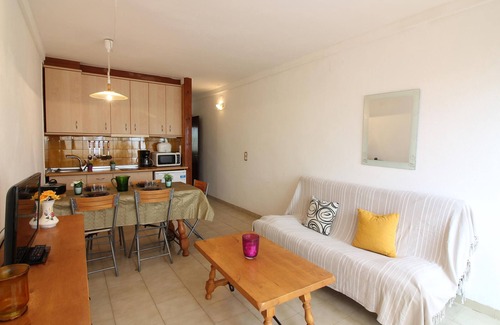 Empuriabrava Apartment | VISTA BAHIA 23 - Apartamento en primera línea de mar a pocos metros del centro de Empuriabrava con aparcamiento.