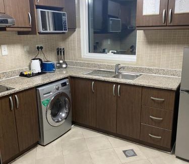 Al Muraqqabat Hotel | VISTA HOTEL APARTMENTS DELUXE