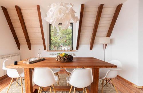 Lisina Ski Chalet | Vista Mountain House