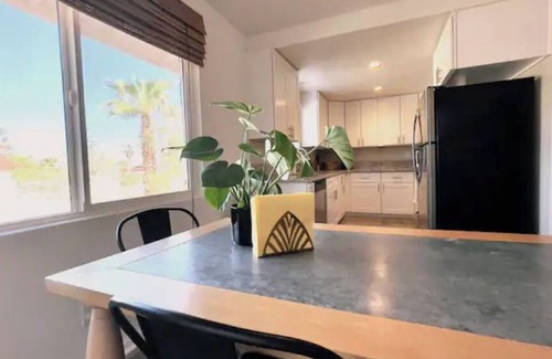 Twentynine Palms House | Vista Palma - Modern Oasis w/Hot Tub 4min fm JTNP